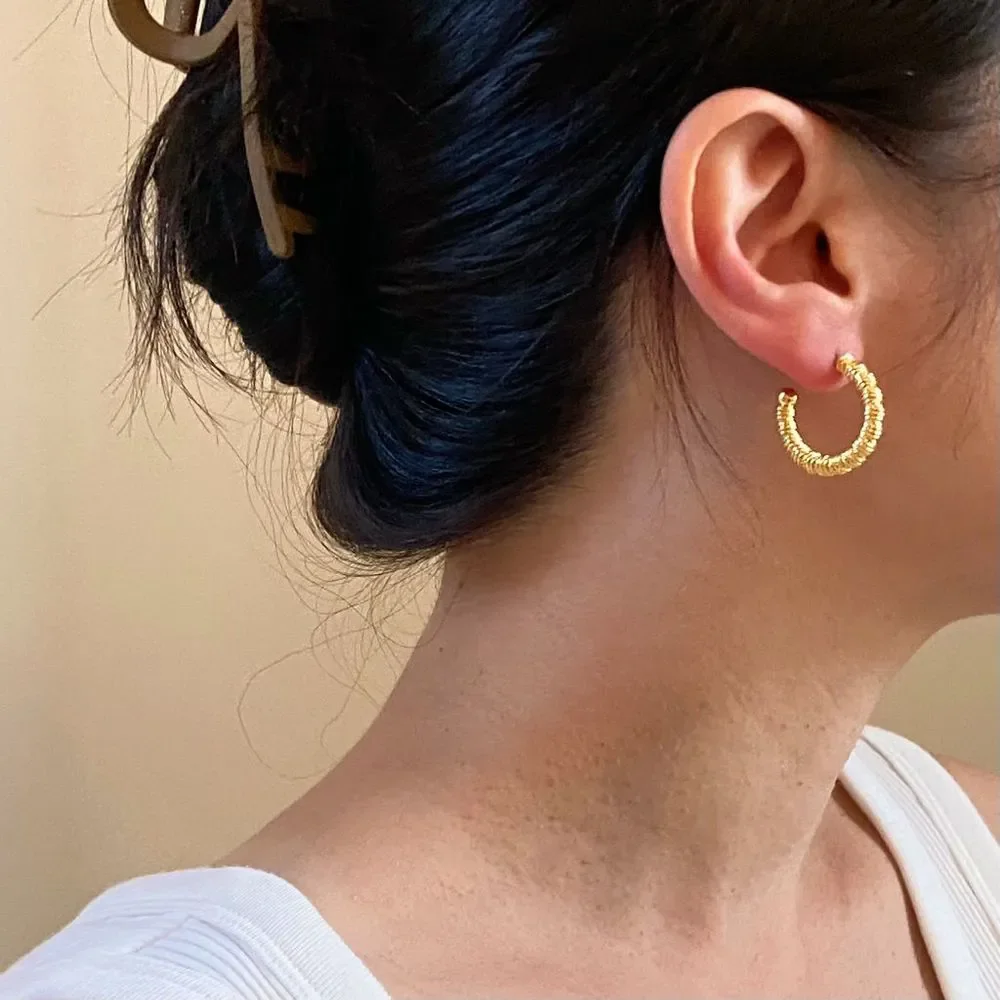18K Gold Plated Minimalistic String Wired Hoop Earrings